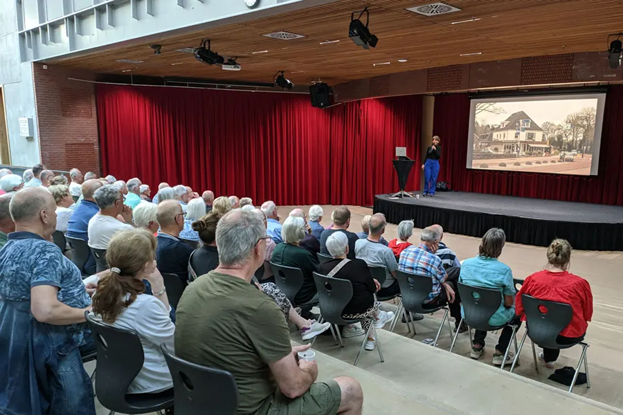 Lezing Kamp Erika raakt bezoekers